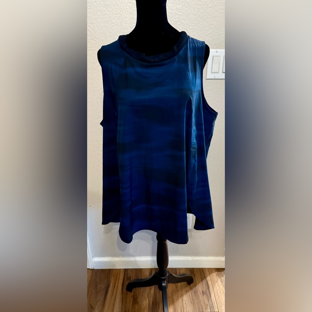 Athleta Deep Blue/Black Tank Top